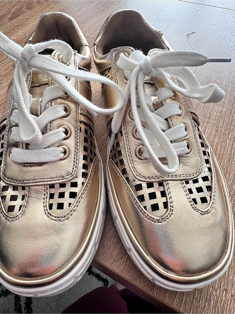 Vince Camuto Perforated Sneakers in Gold size 6 - Picture 2 of 5
